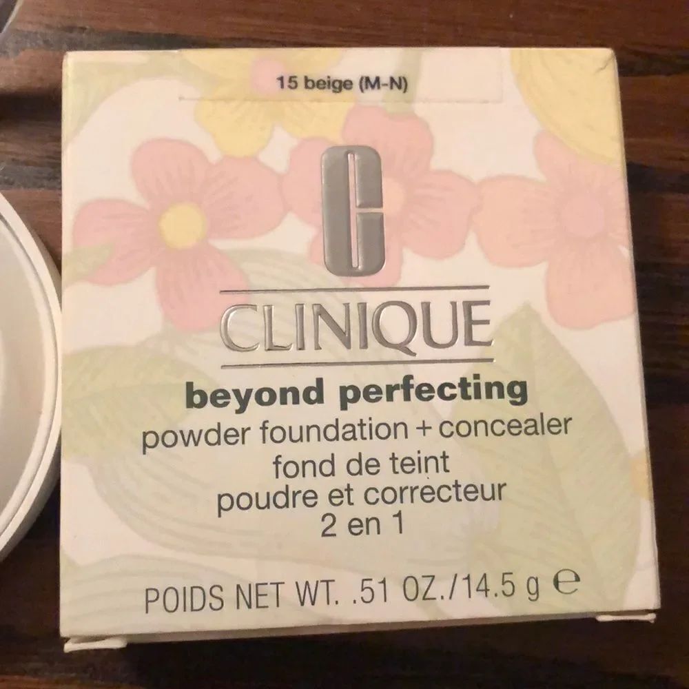 Clinique Beyond Perfecting powder foundation + concealer in one